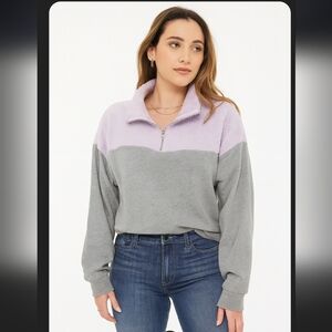 Kendall & Kylie lavender / gray colorblock sweater